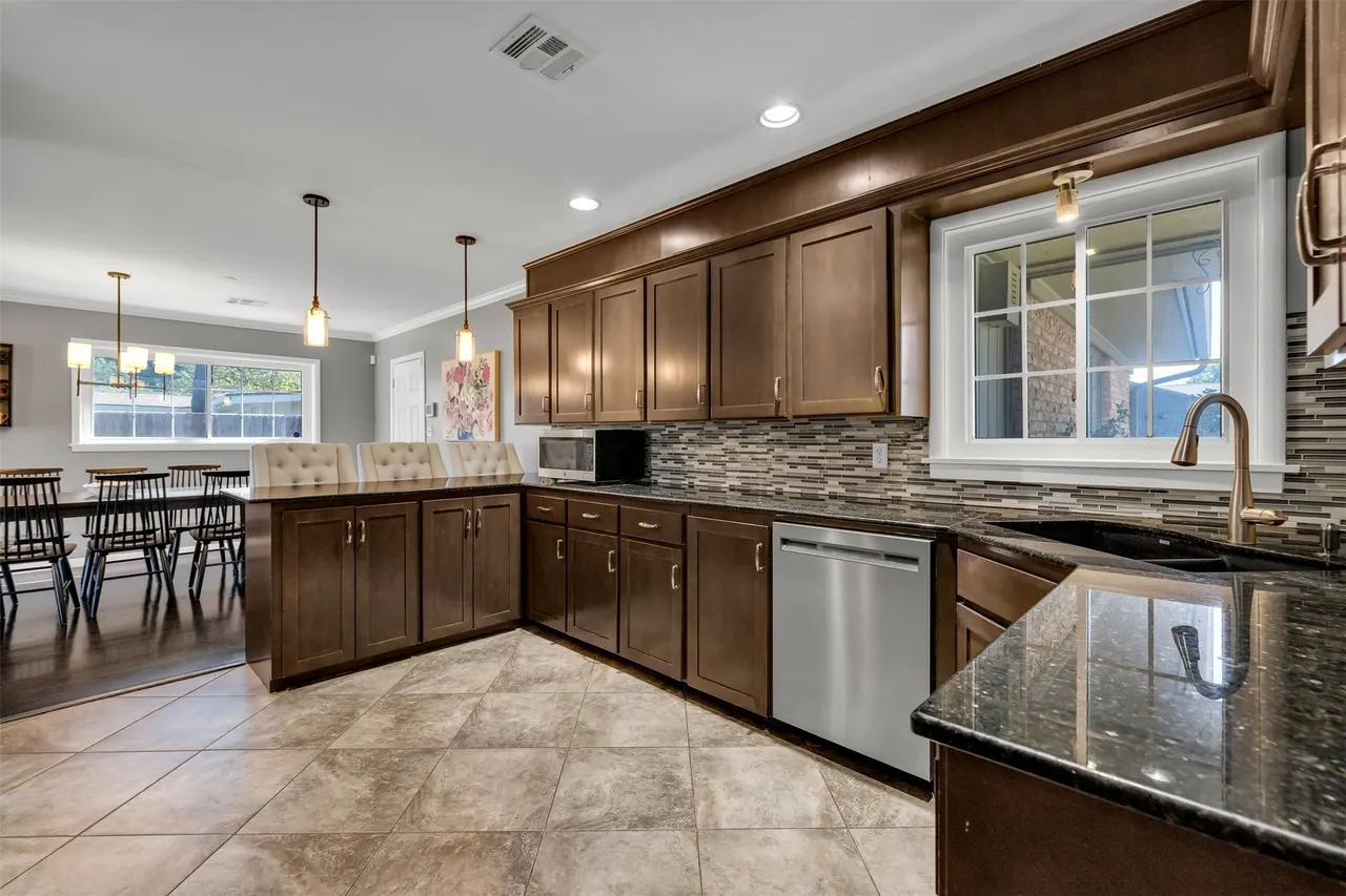 Photo 12 — 3425 E 57th Place, Tulsa, OK 74135