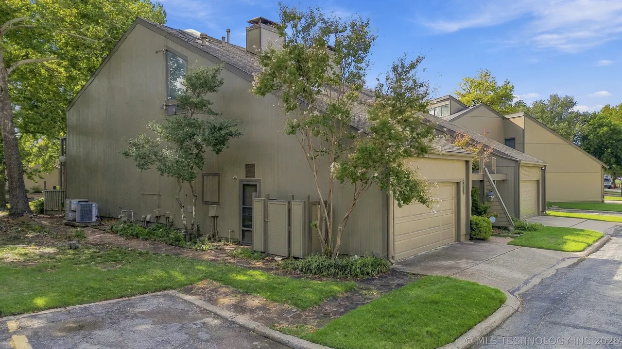 Photo 2 — 5813 S Atlanta Avenue 1, Tulsa, OK 74105
