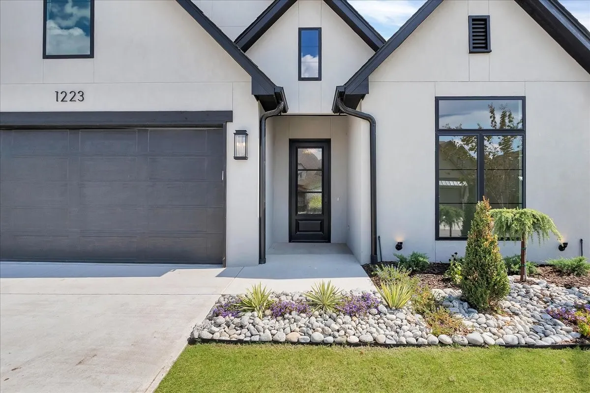 Photo 2 — 1223 N 71st Place, Broken Arrow, OK 74014