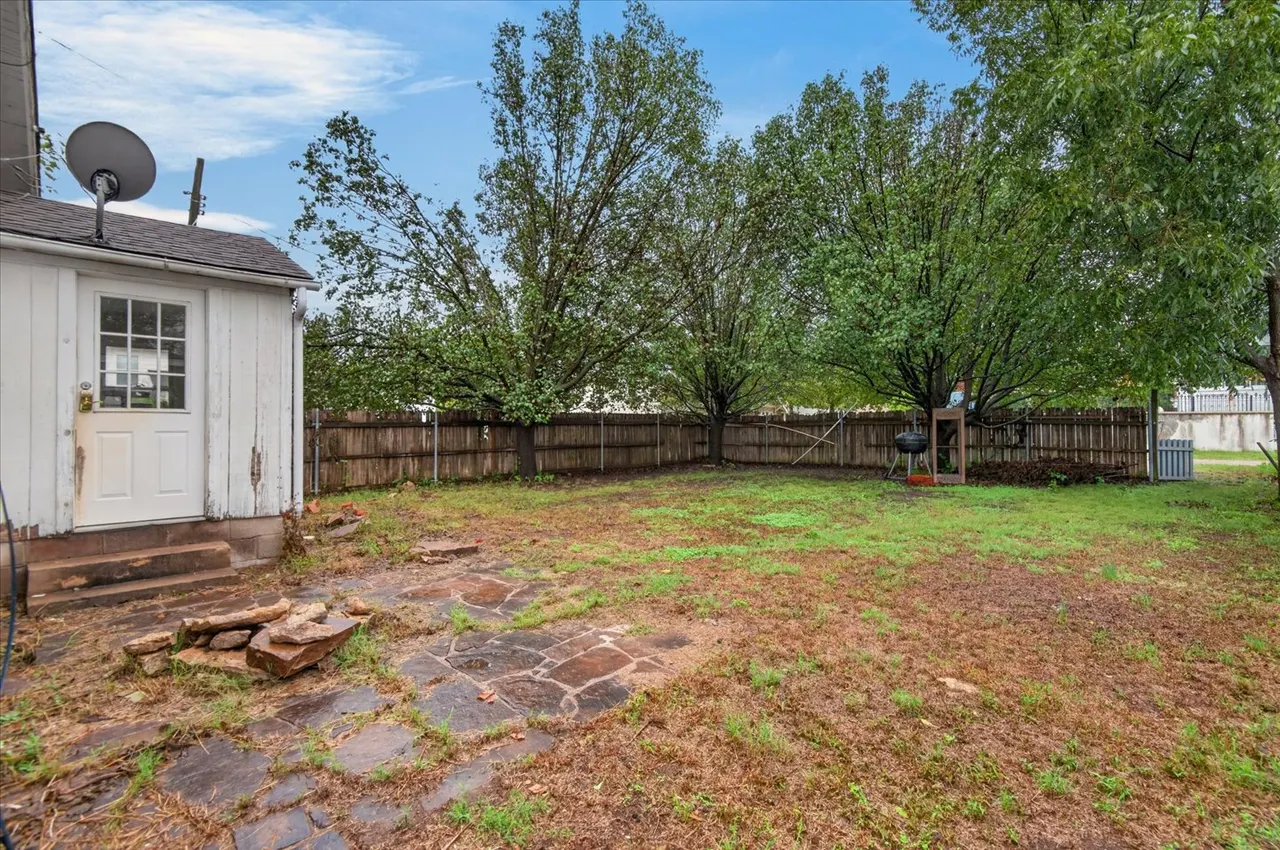 Photo 16 — 1221 SE Delaware Avenue, Bartlesville, OK 74003