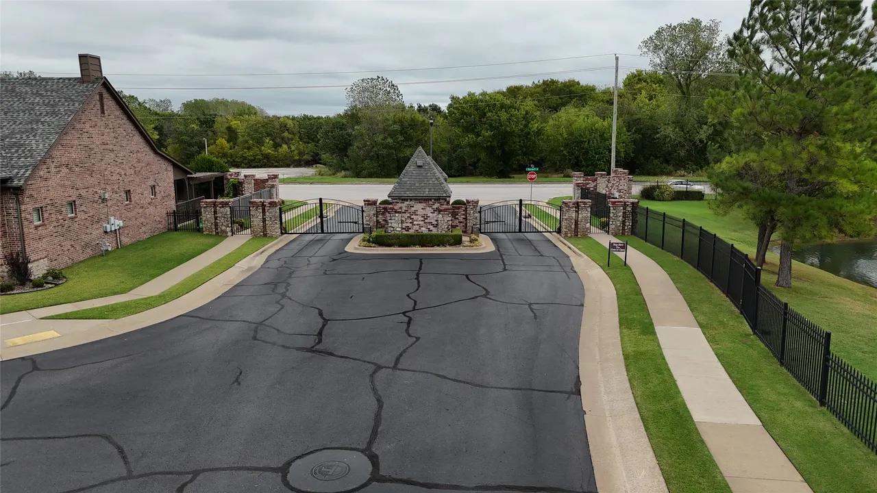 Photo 34 — 8234 S 112th EastAvenue, Tulsa, OK 74133