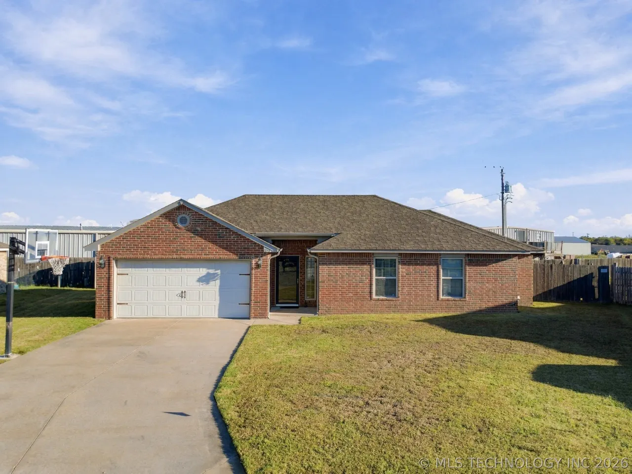 Front exterior — 205 W Dillon Drive, Kiefer, OK 74041