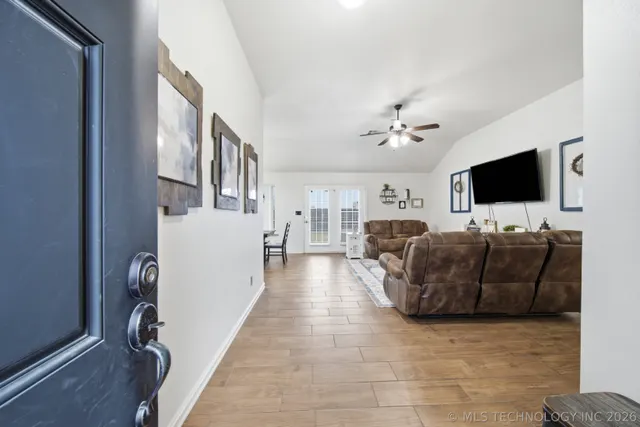 Photo 4 — 205 W Dillon Drive, Kiefer, OK 74041