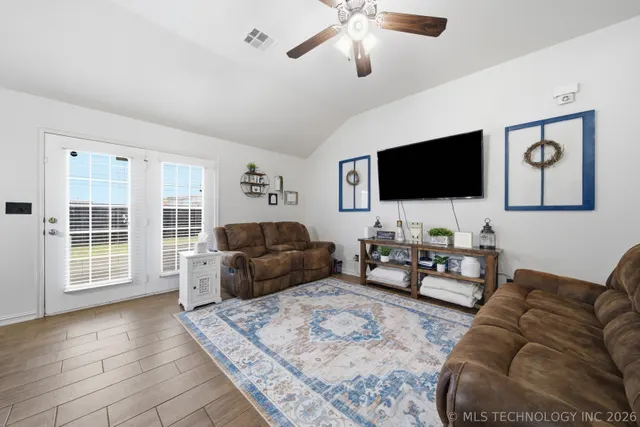Photo 7 — 205 W Dillon Drive, Kiefer, OK 74041