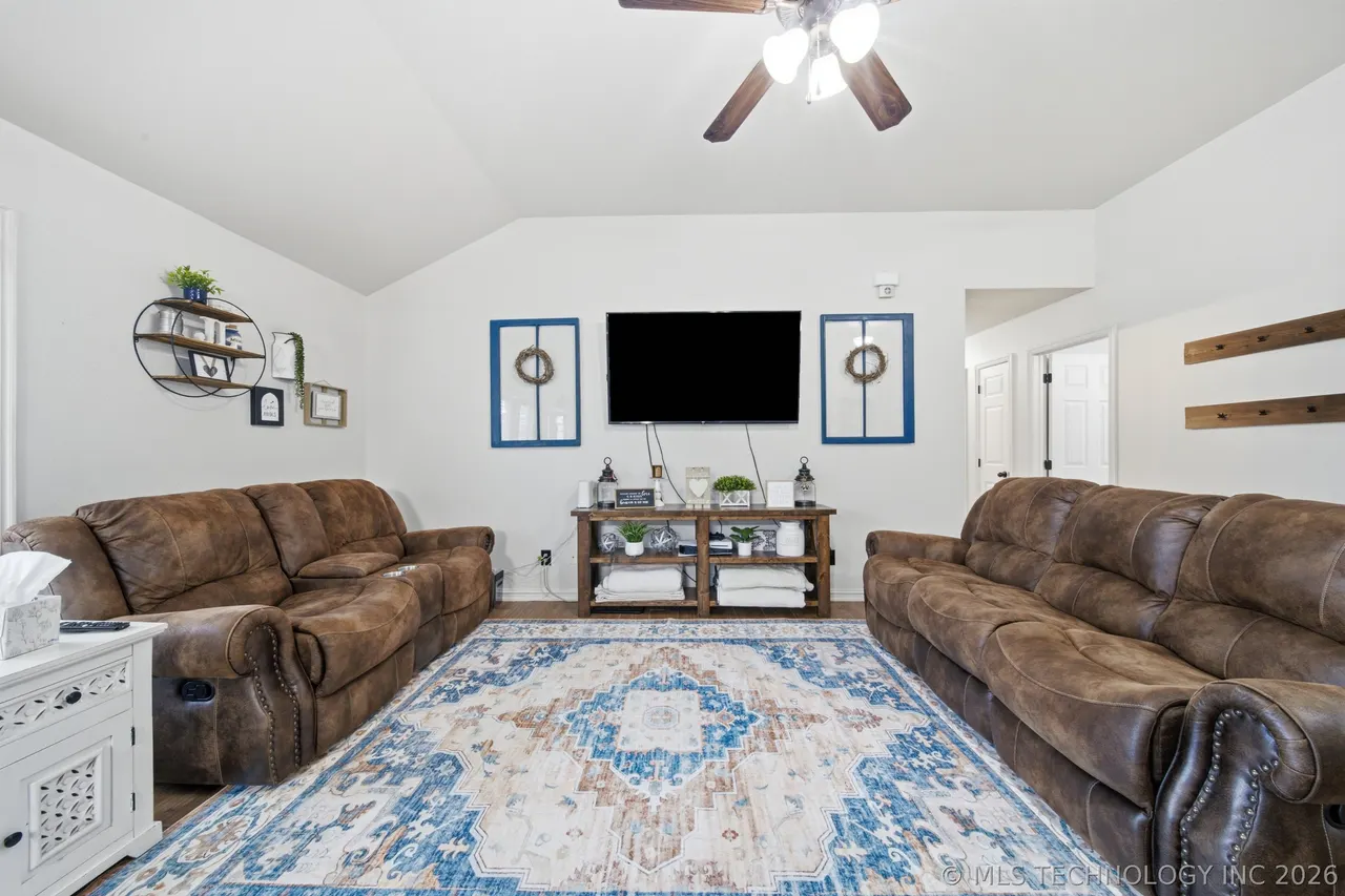 Photo 8 — 205 W Dillon Drive, Kiefer, OK 74041