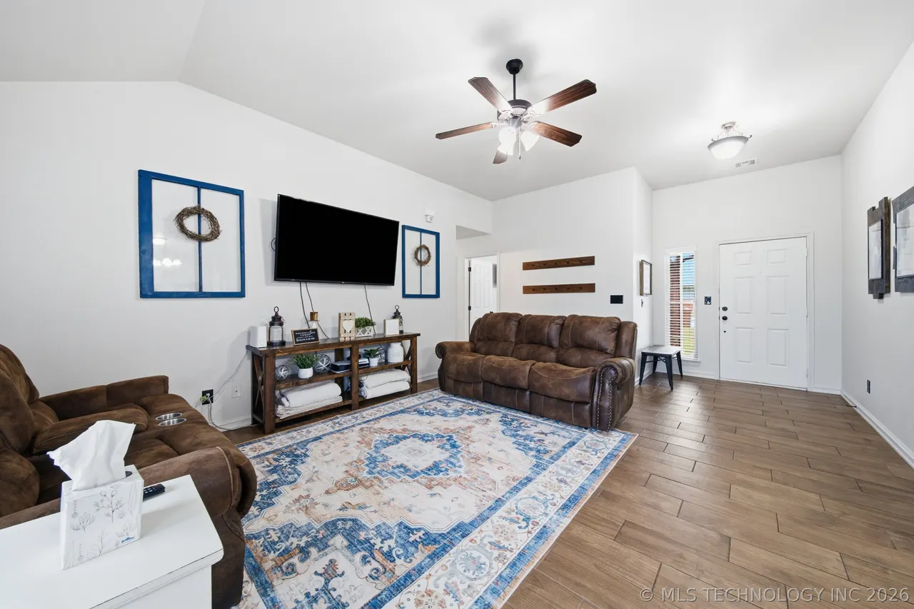 Photo 9 — 205 W Dillon Drive, Kiefer, OK 74041