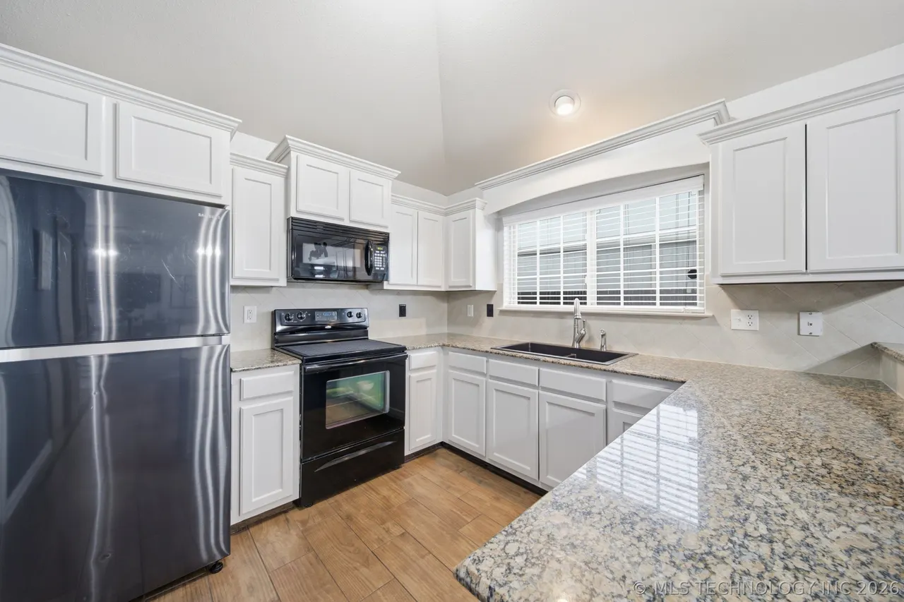 Photo 13 — 205 W Dillon Drive, Kiefer, OK 74041