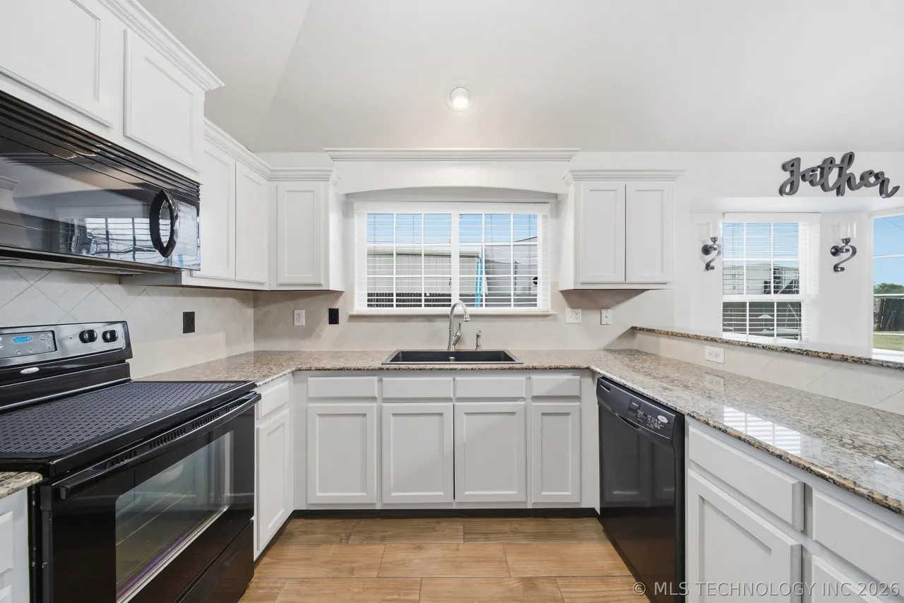 Photo 14 — 205 W Dillon Drive, Kiefer, OK 74041