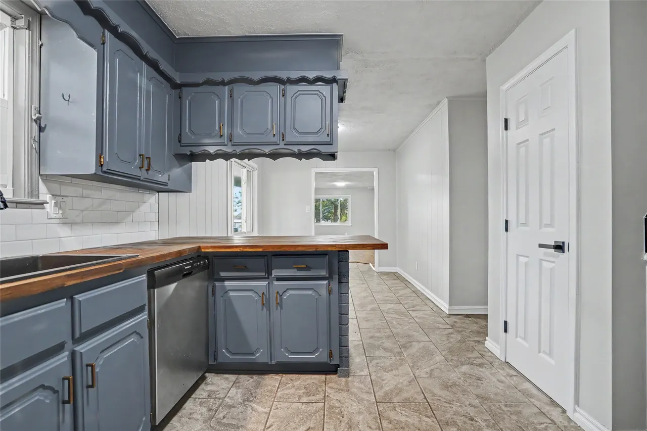 Photo 13 — 20664 Deerwood Trail, Kellyville, OK 74039