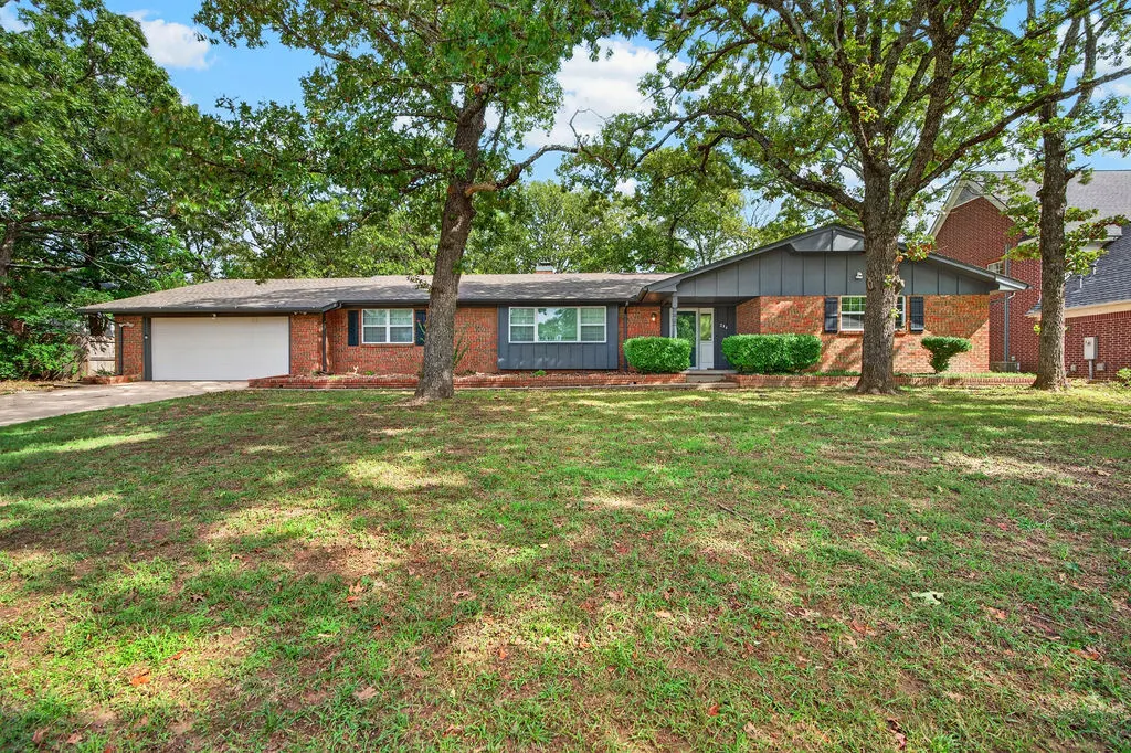 Front exterior — 204 S Morrison, Ada, OK 74820