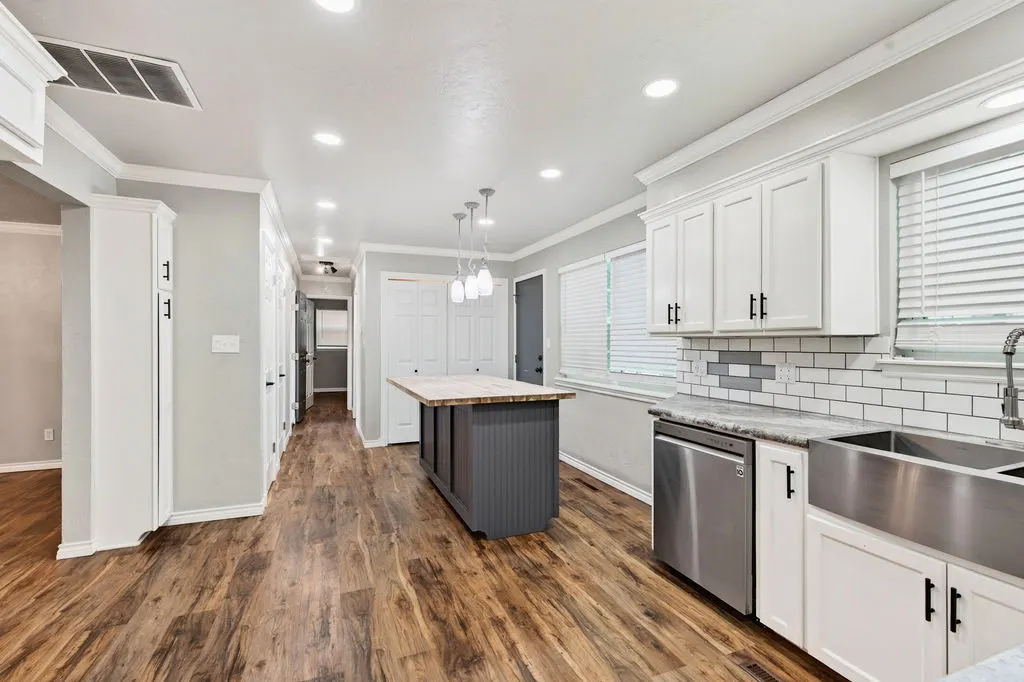 Photo 16 — 204 S Morrison, Ada, OK 74820