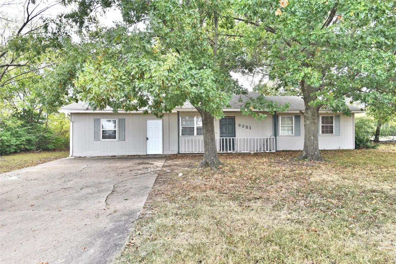 Front exterior — 3321 Tahlequah St, Muskogee, OK 74401