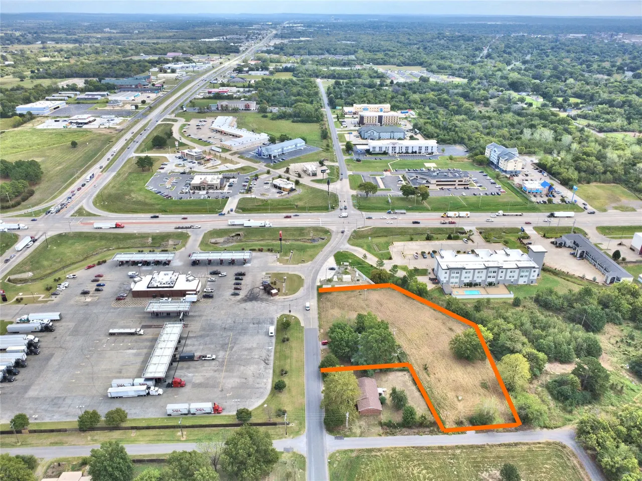 Photo 4 — 3321 Tahlequah St, Muskogee, OK 74401