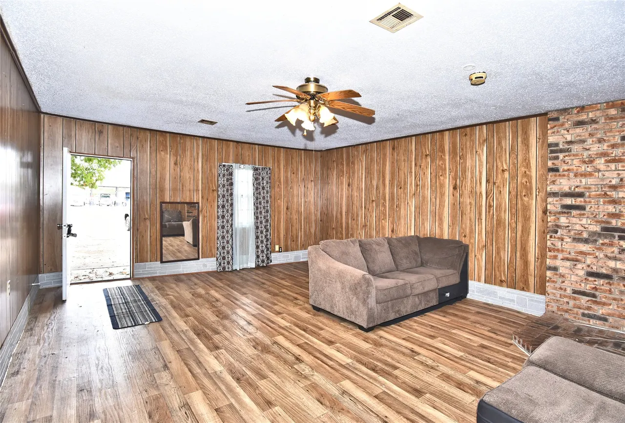 Photo 8 — 3321 Tahlequah St, Muskogee, OK 74401