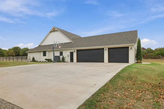 Photo 3 — 10281 236th, Blanchard, OK 73010