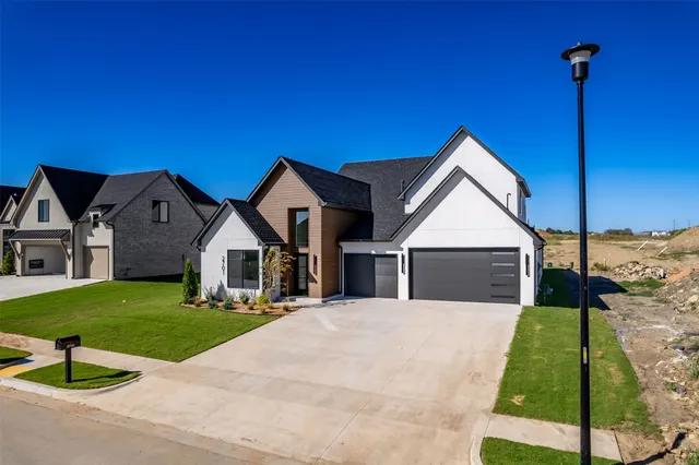 Photo 2 — 2701 E 134th Circle S, Bixby, OK 74008