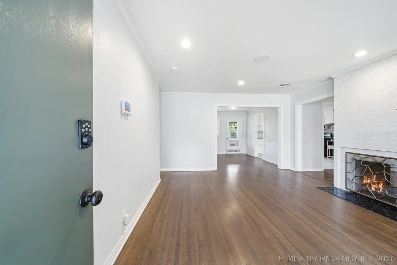 Photo 3 — 1552 E 49th Place, Tulsa, OK 74105