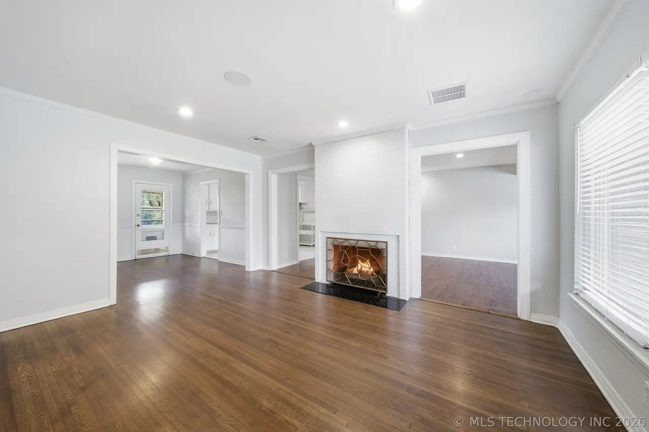 Photo 4 — 1552 E 49th Place, Tulsa, OK 74105