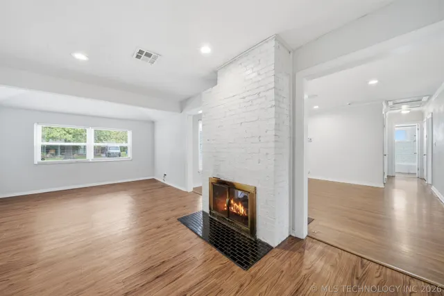 Photo 6 — 1552 E 49th Place, Tulsa, OK 74105