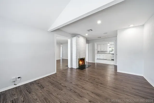 Photo 7 — 1552 E 49th Place, Tulsa, OK 74105