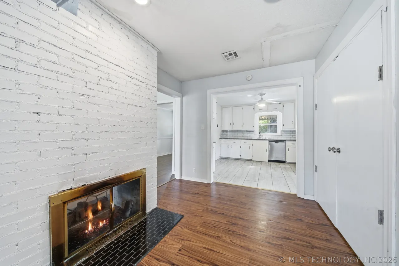 Photo 8 — 1552 E 49th Place, Tulsa, OK 74105