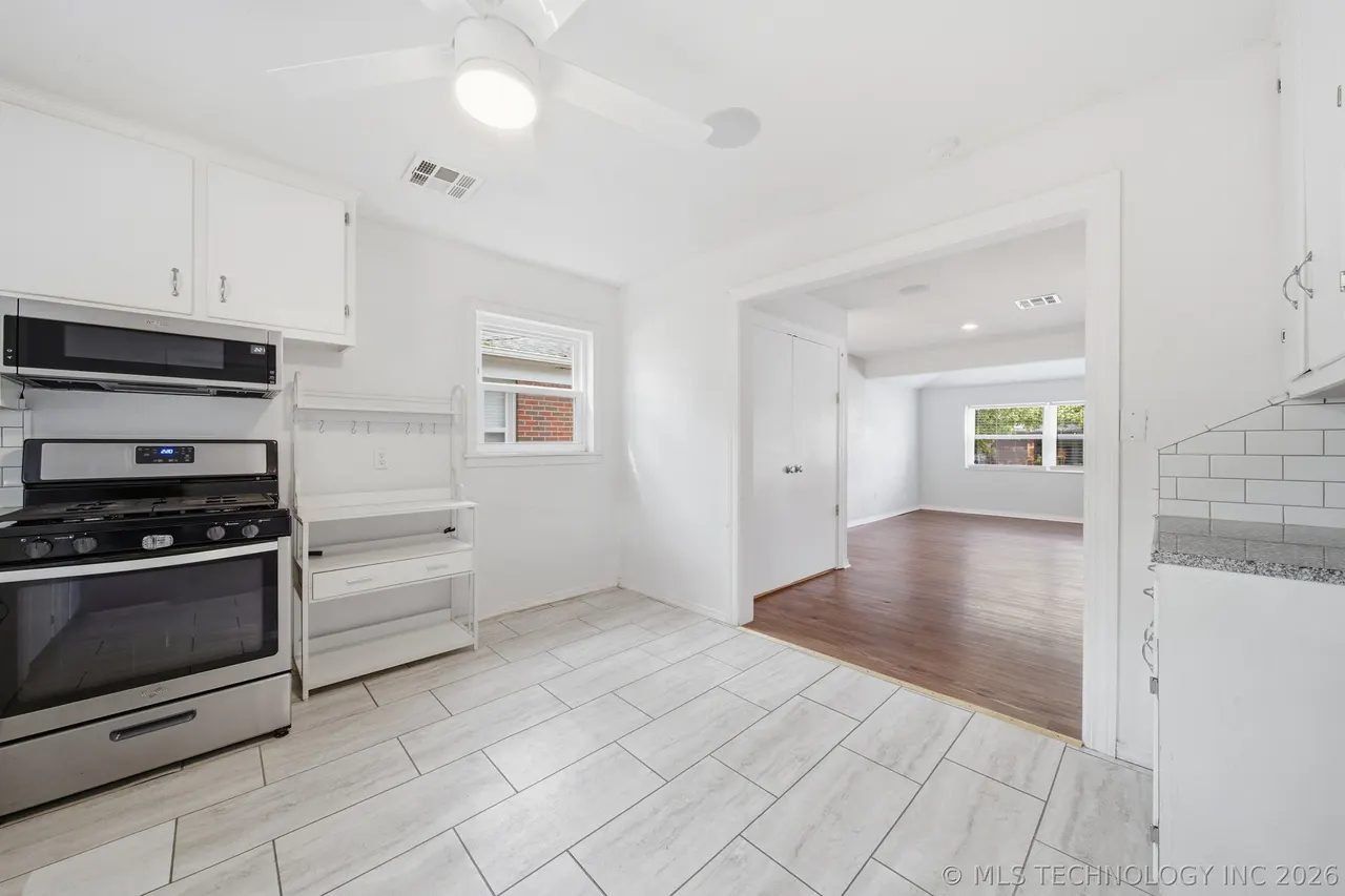 Photo 13 — 1552 E 49th Place, Tulsa, OK 74105
