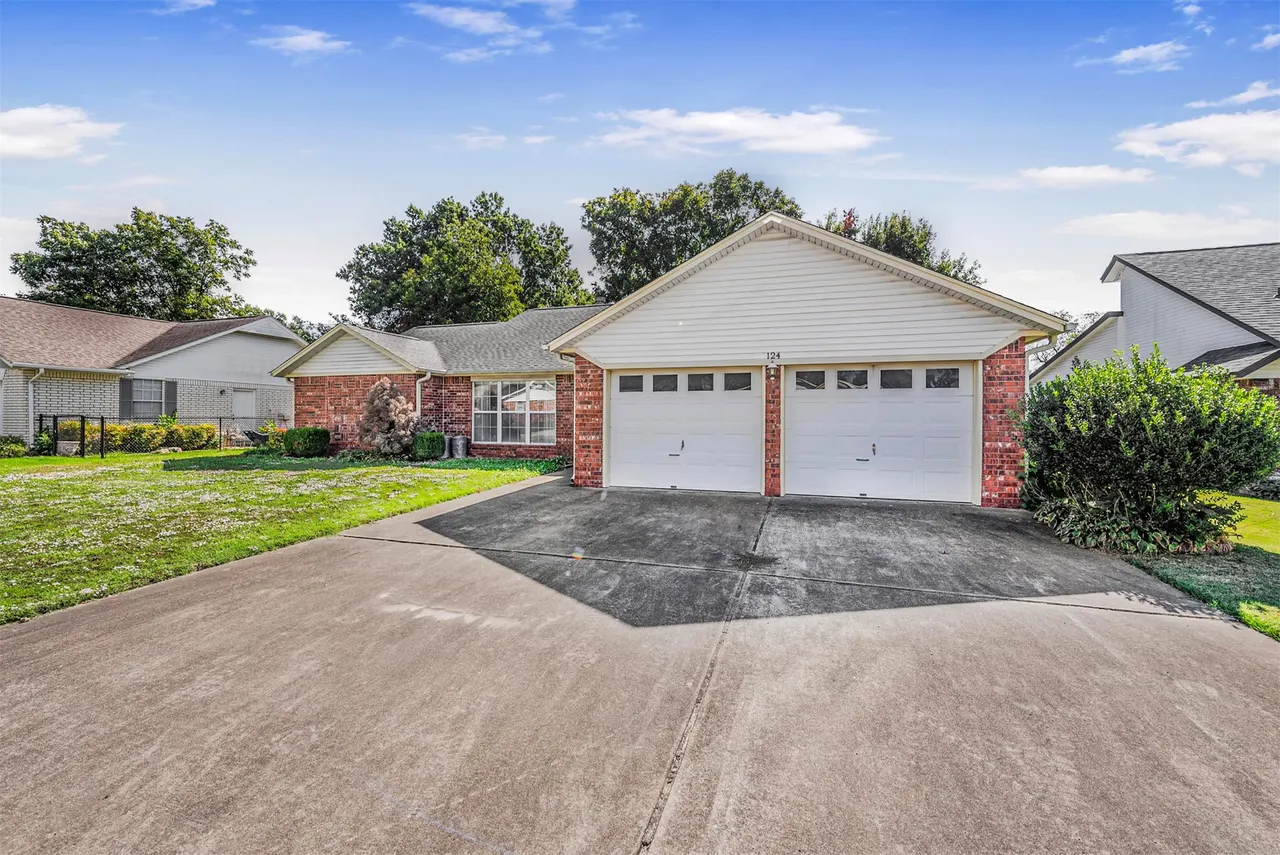 Photo 2 — 124 Magnolia, Pryor, OK 74361
