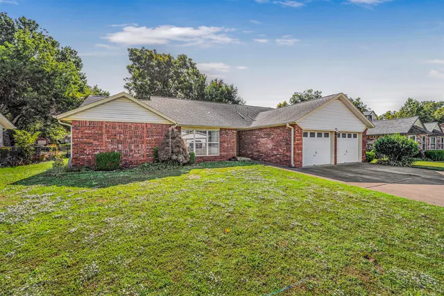 Photo 3 — 124 Magnolia, Pryor, OK 74361