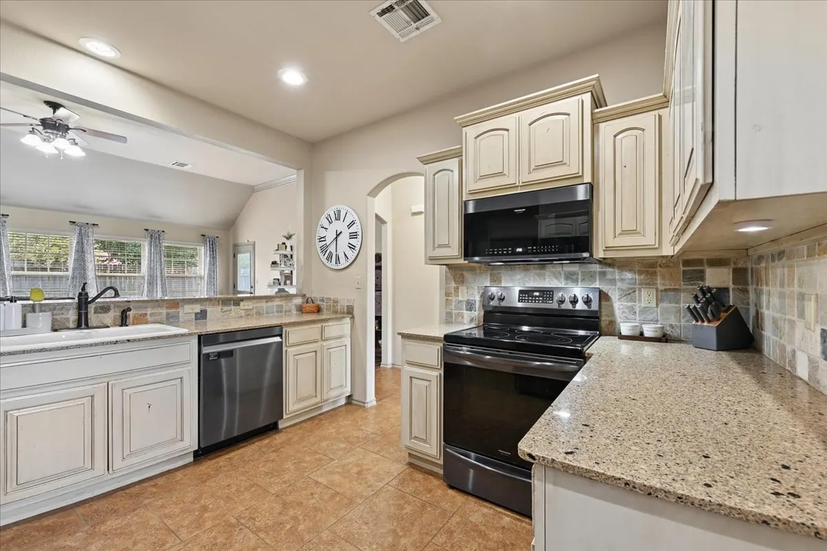 Photo 15 — 11617 S Primrose Court, Jenks, OK 74037