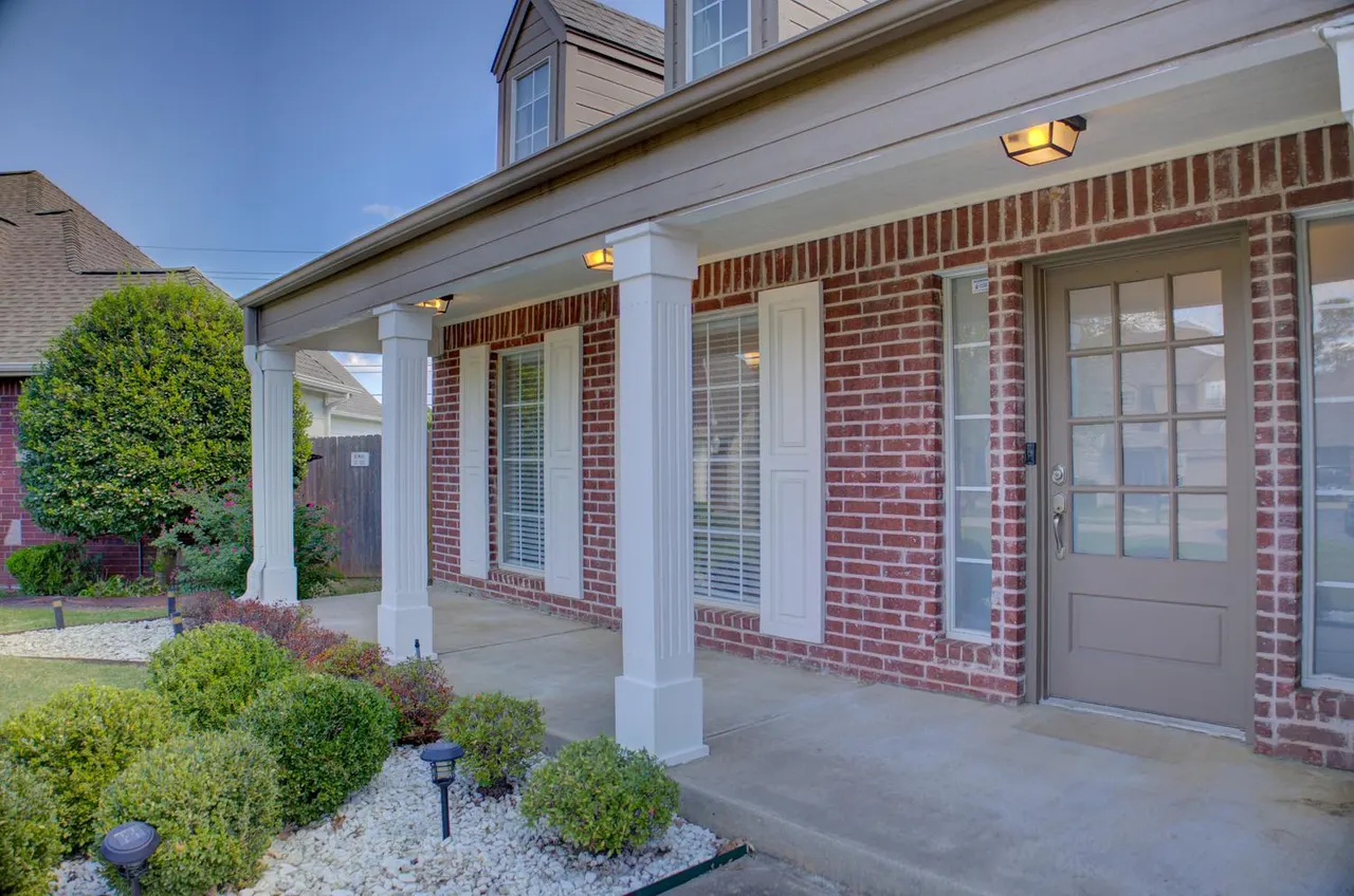 Photo 2 — 9522 E 78th Place, Tulsa, OK 74133