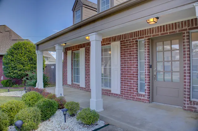 Photo 2 — 9522 E 78th Place, Tulsa, OK 74133