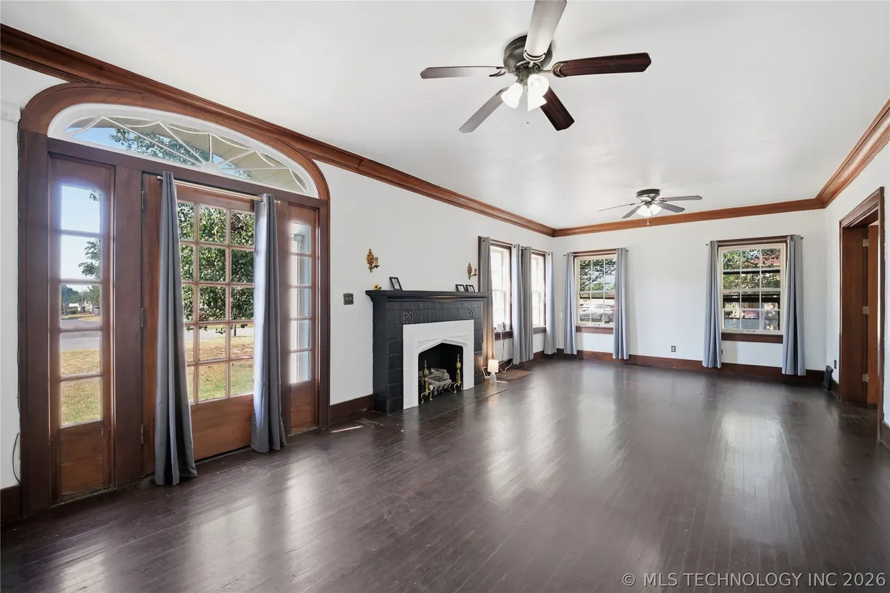 Photo 2 — 312 Country Club Drive, Holdenville, OK 74848