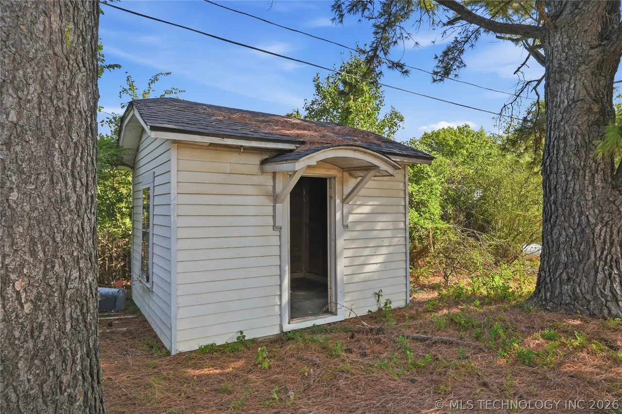 Photo 34 — 312 Country Club Drive, Holdenville, OK 74848