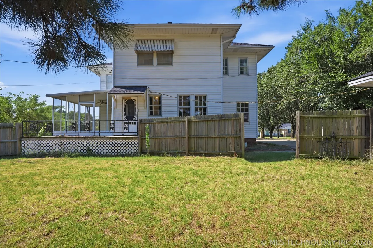 Photo 35 — 312 Country Club Drive, Holdenville, OK 74848