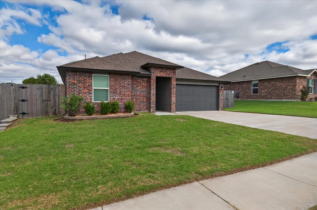 Photo 3 — 3210 SE Rushmore Street, Bartlesville, OK 74006