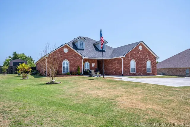 Photo 2 — 2902 Provence Road, Ardmore, OK 73401
