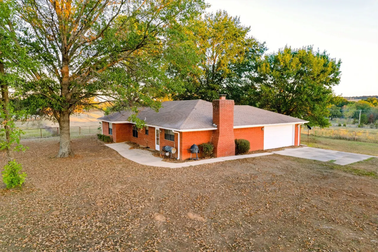 Photo 3 — 465583 Highway 141, Gans, OK 74936