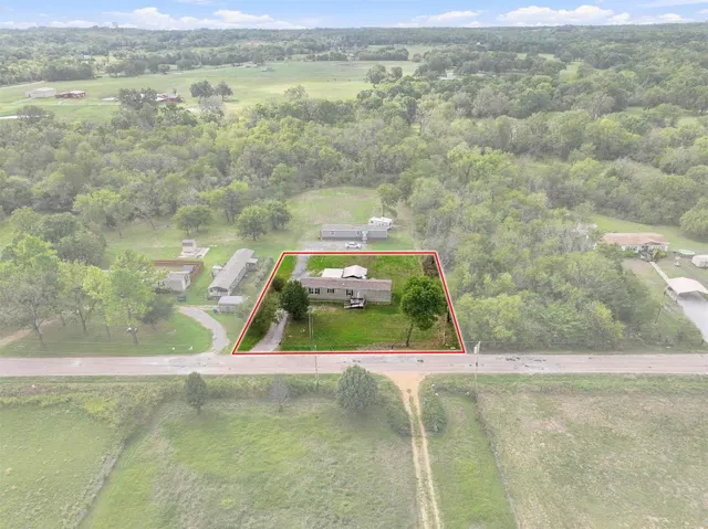 Photo 2 — 229 Forest Lane, Durant, OK 74701