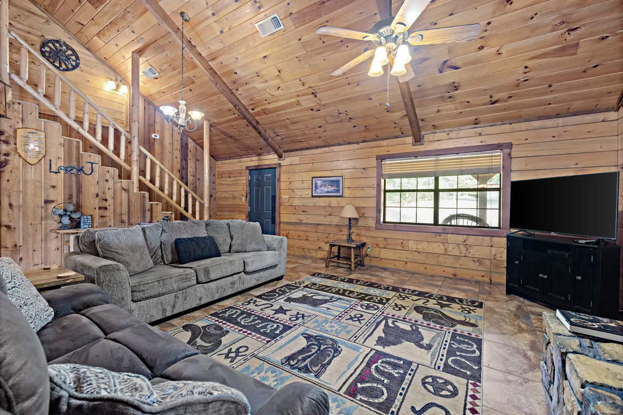 Photo 11 — 1602 Wyr #71400 Road, Broken Bow, OK 74728