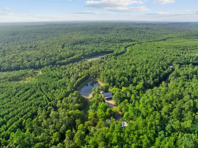 Photo 2 — 1602 Wyr #71400 Road, Broken Bow, OK 74728