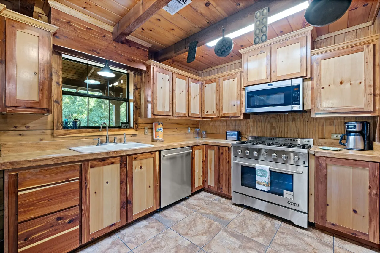 Photo 17 — 1602 Wyr #71400 Road, Broken Bow, OK 74728