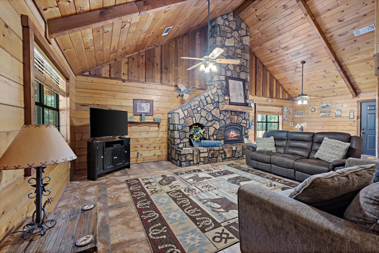 Photo 8 — 1602 Wyr #71400 Road, Broken Bow, OK 74728