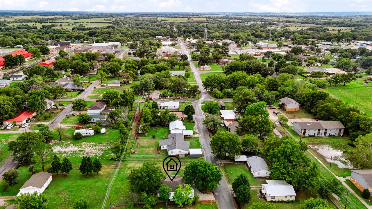 Photo 43 — 609 N Hyden Street, Stratford, OK 74872