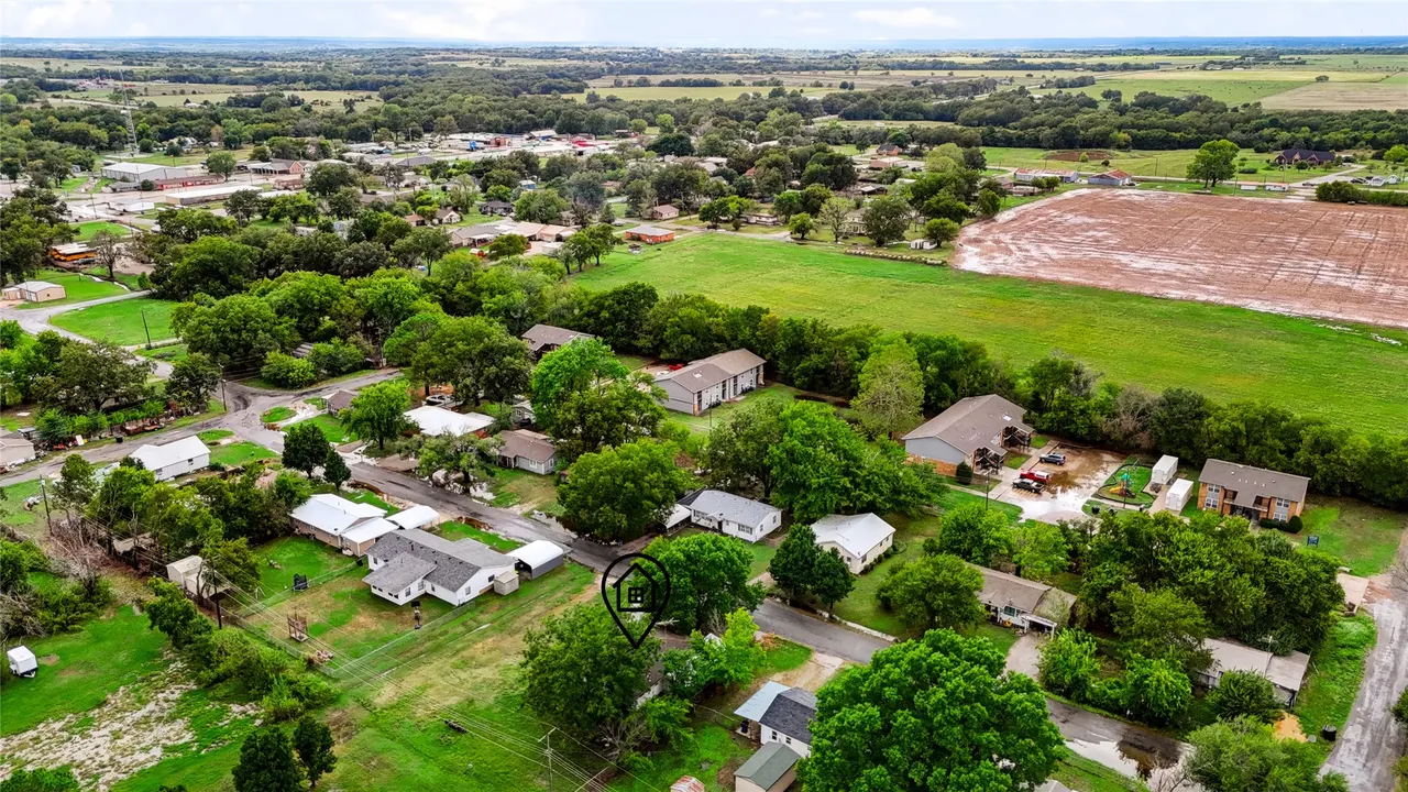 Photo 42 — 609 N Hyden Street, Stratford, OK 74872