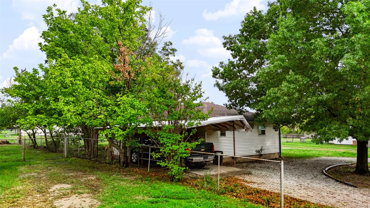 Photo 51 — 609 N Hyden Street, Stratford, OK 74872
