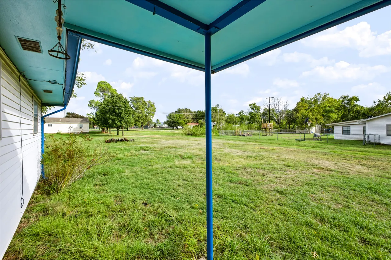 Photo 36 — 609 N Hyden Street, Stratford, OK 74872