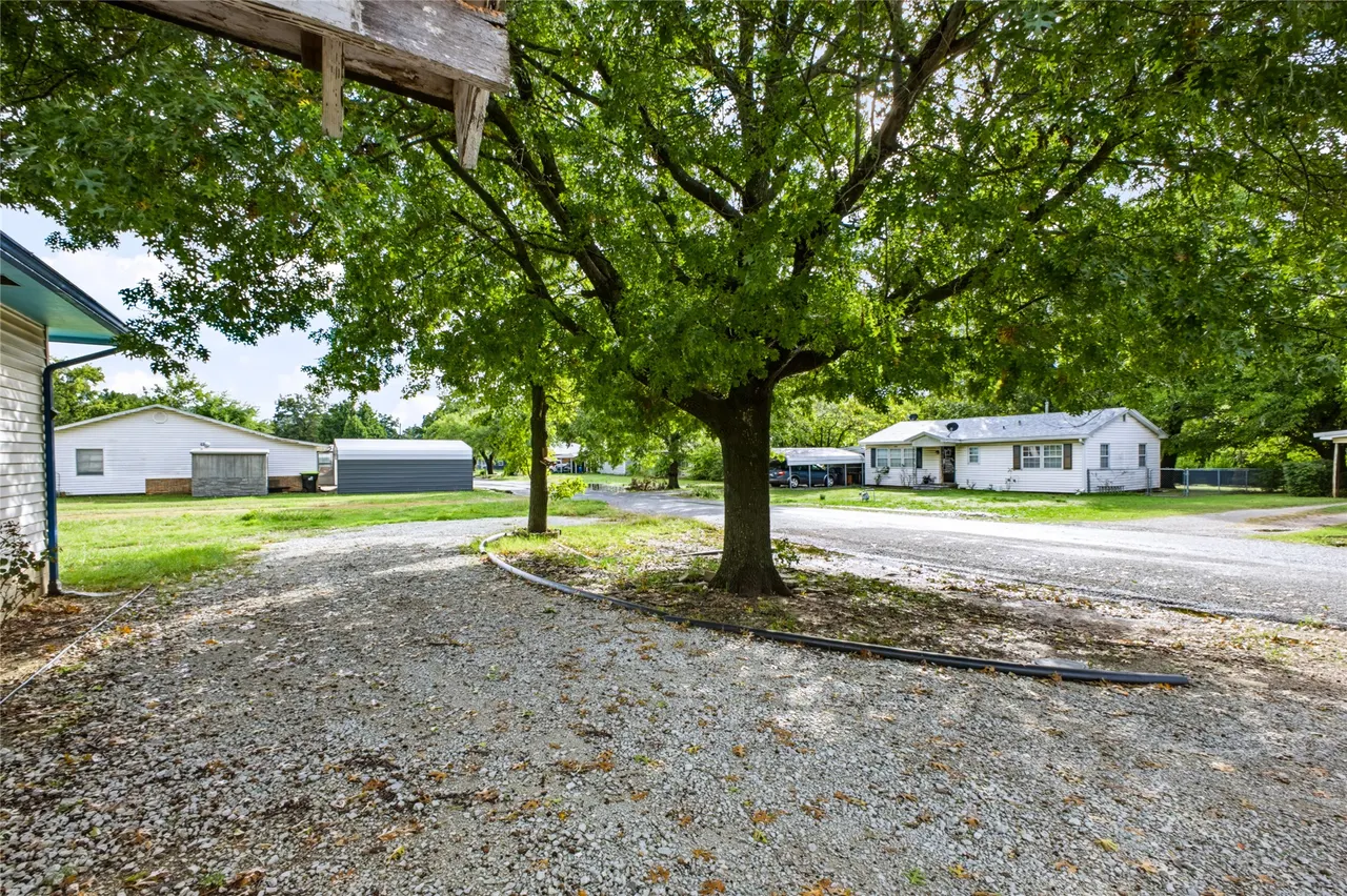 Photo 38 — 609 N Hyden Street, Stratford, OK 74872