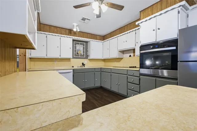 Photo 3 — 609 N Hyden Street, Stratford, OK 74872