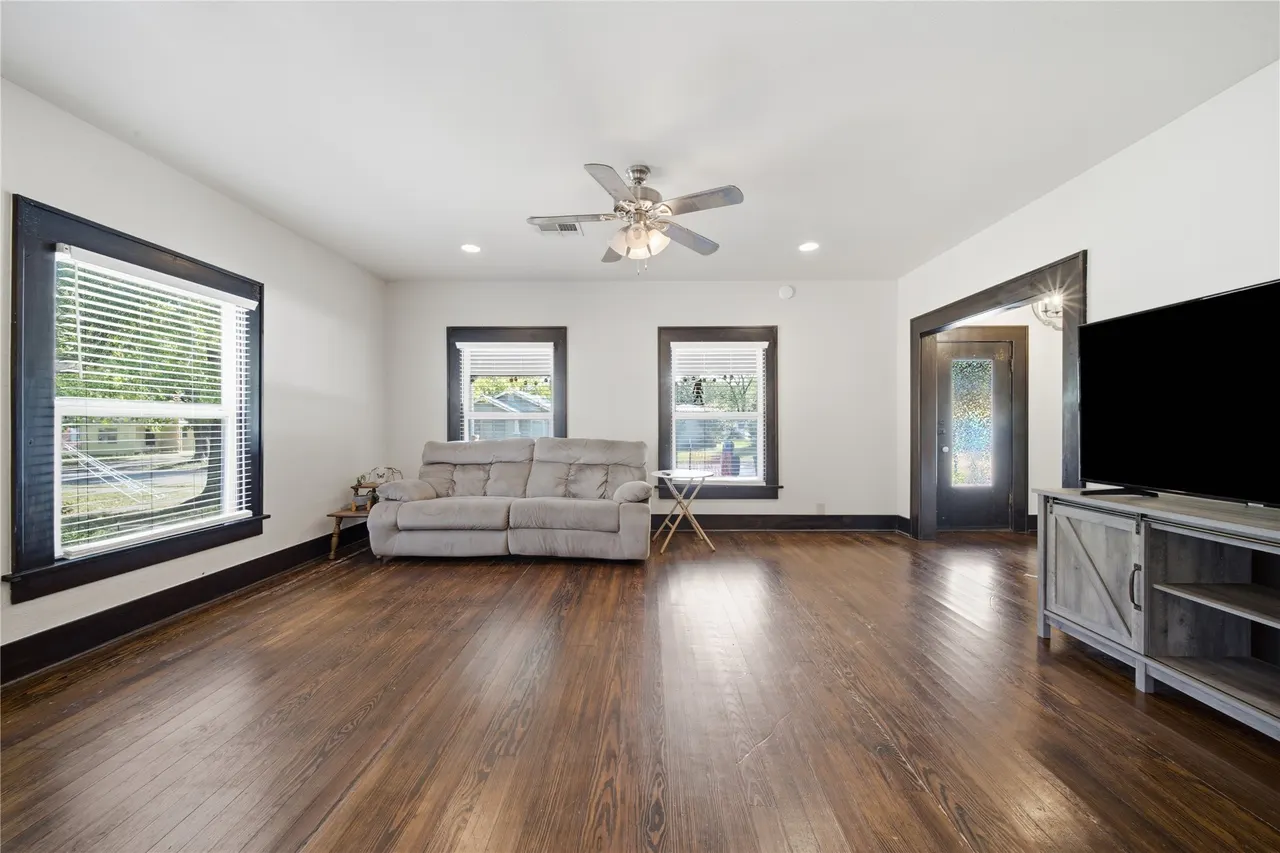Photo 6 — 548 S Pine, Nowata, OK 74048