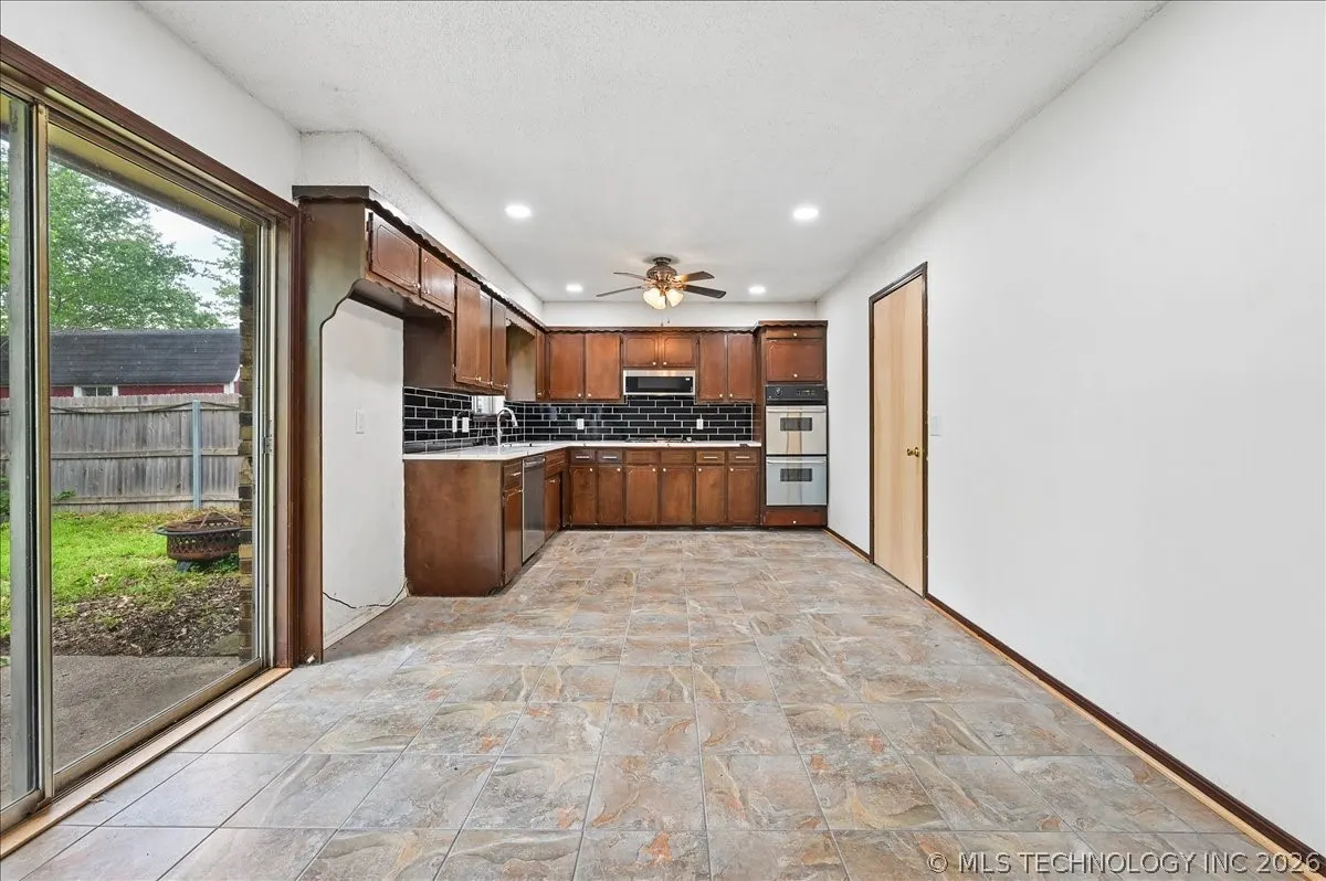Photo 10 — 1666 S Pecan Avenue, Broken Arrow, OK 74011